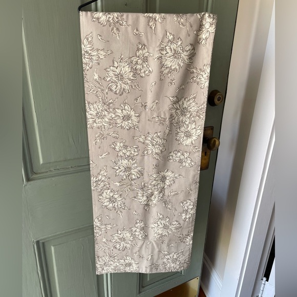 EUC Table Runner Neutral Color 72" - Picture 2 of 2